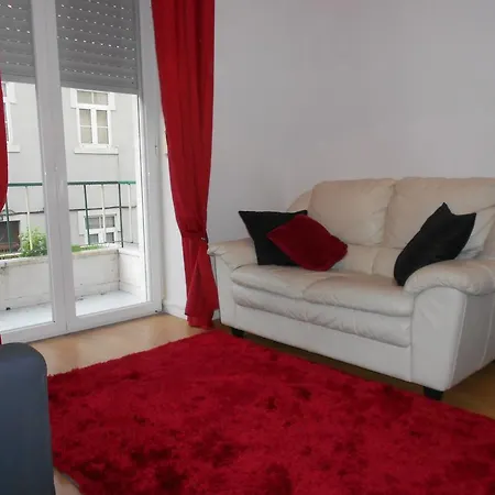 Apartment Campolide 3 Assoalhadas *