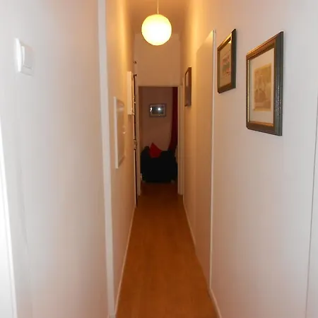 Apartment Campolide 3 Assoalhadas Lissabon